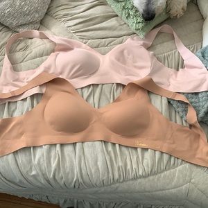 Victoria secret seamless no underwire bra